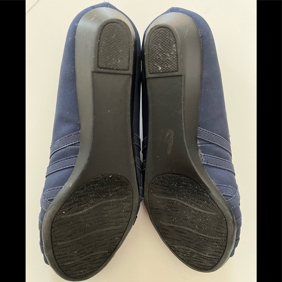 Impo Open Toe Wedge Shoes - Picture 2 of 8